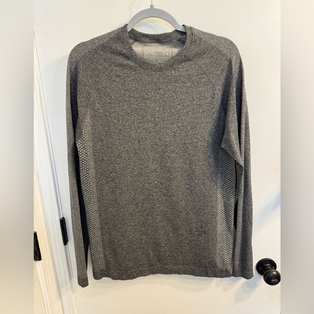 FIGS NWOT  Graphite Makato Seamless - Longsleeve Underscrub